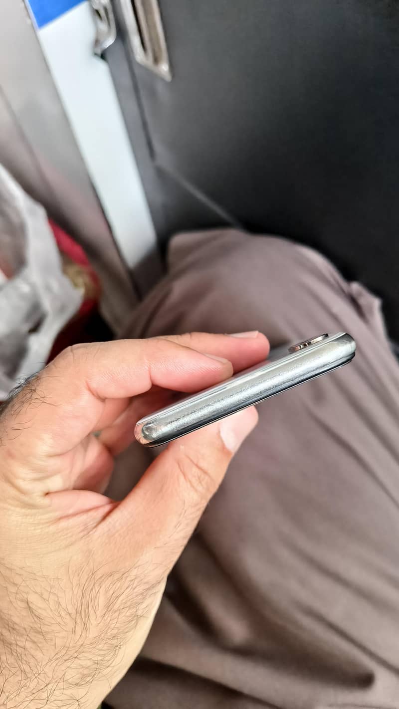 Apple iPhone X 6