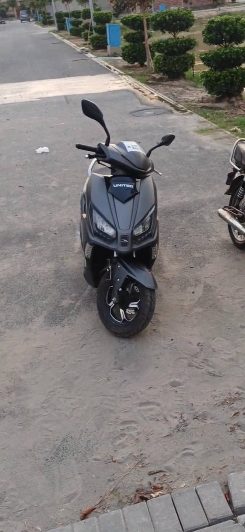 United Scooty 0