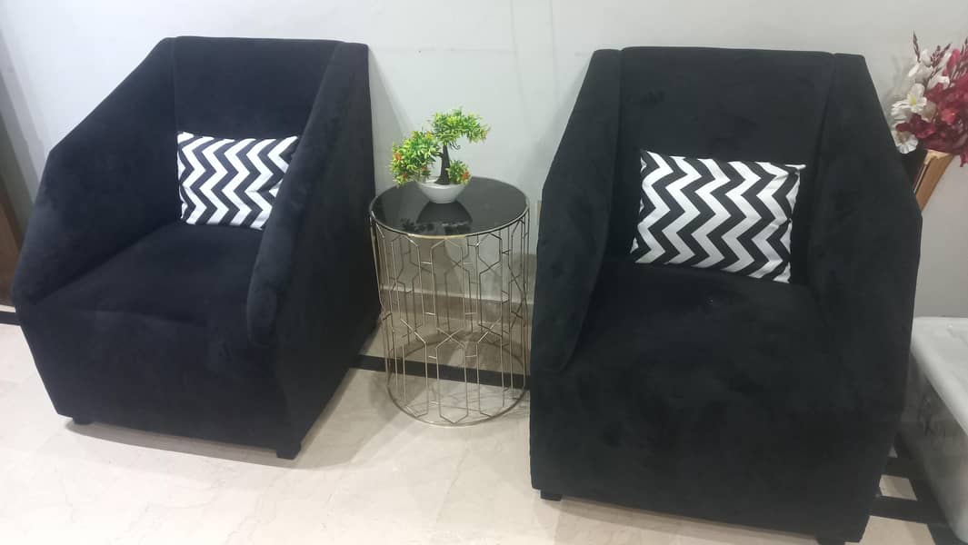 2 sofa chairs 0