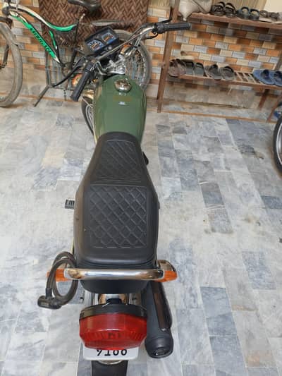I am selling our Honda 125cc 10/10 condition