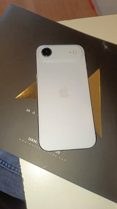 Iphone 17air 512 gb jv with box just 30 cycle count