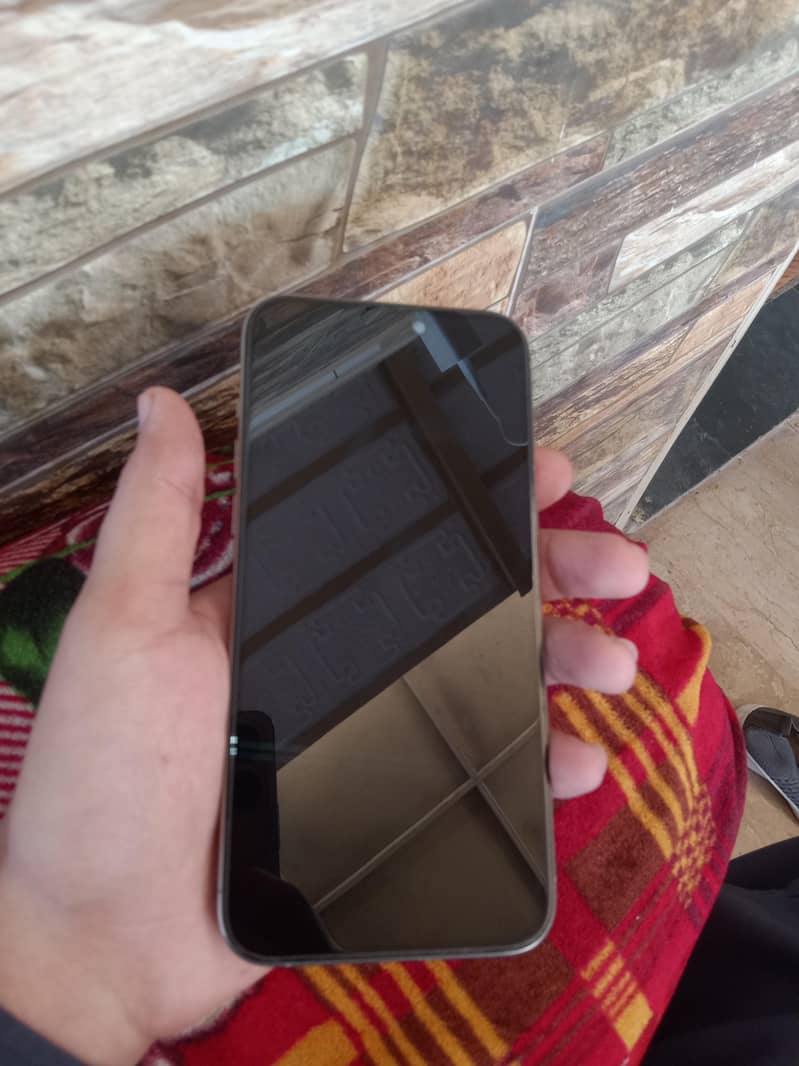 Apple iPhone 15 pro max 2