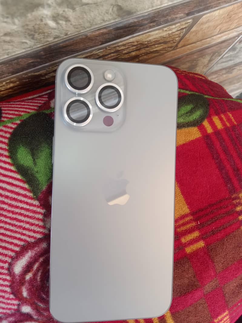 Apple iPhone 15 pro max 3