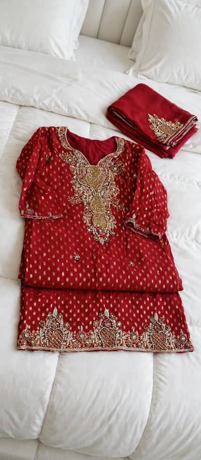 beautiful chiffon crinkle dress with embroidery only on 5k i