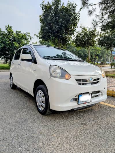 Daihatsu Mira 2011