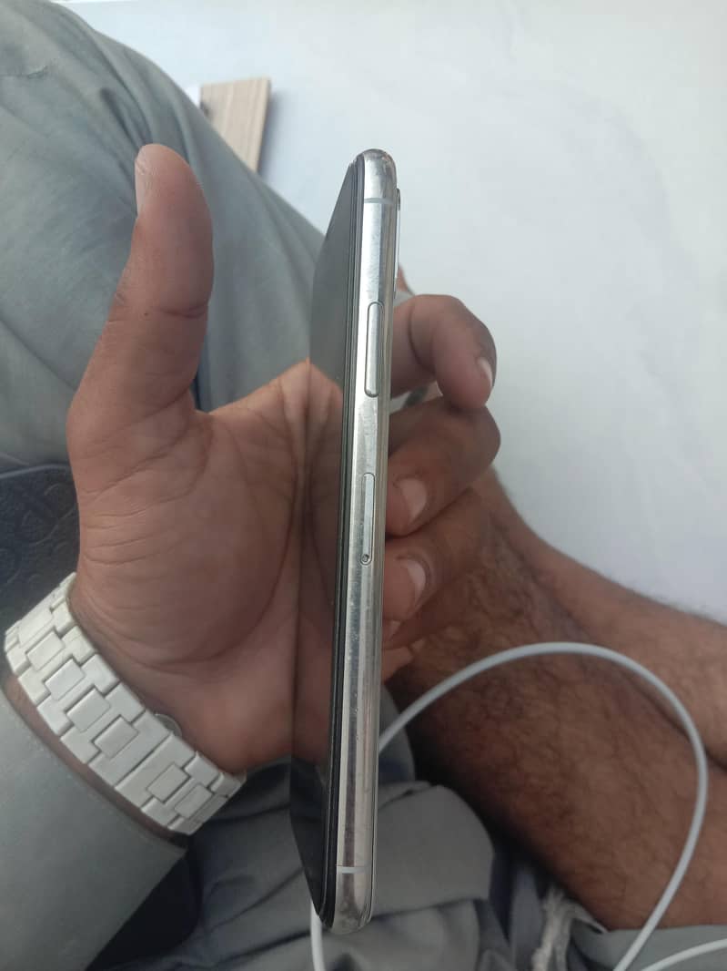 Apple iPhone X 5