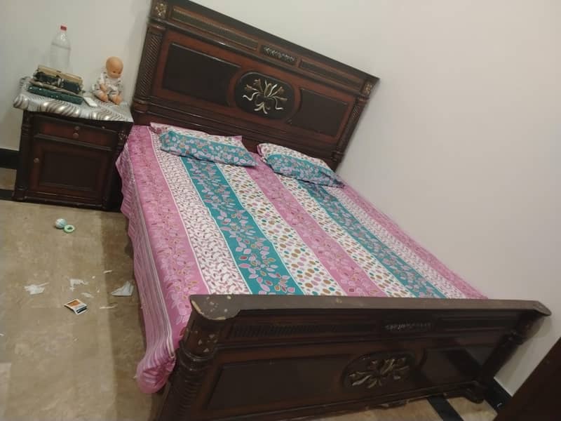 bed set with matres 0