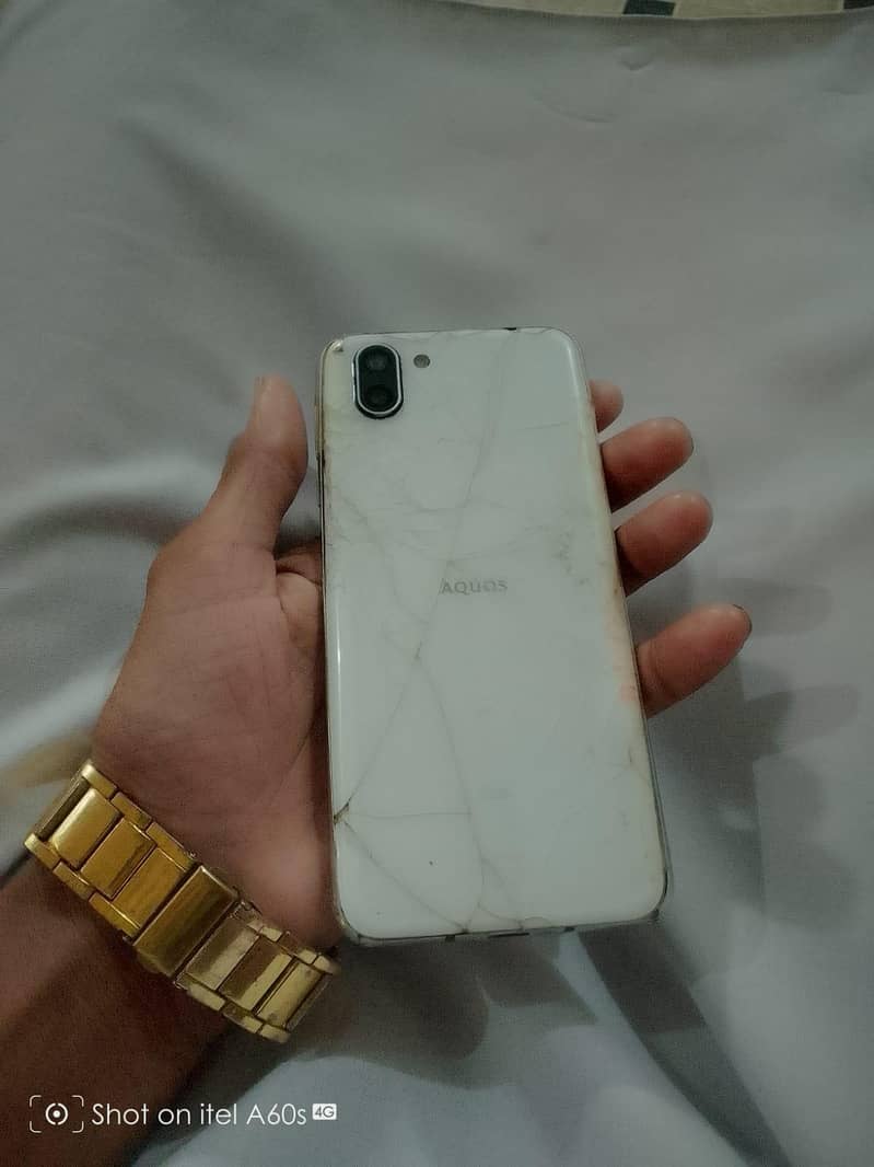 Sharp Aquos R2 0
