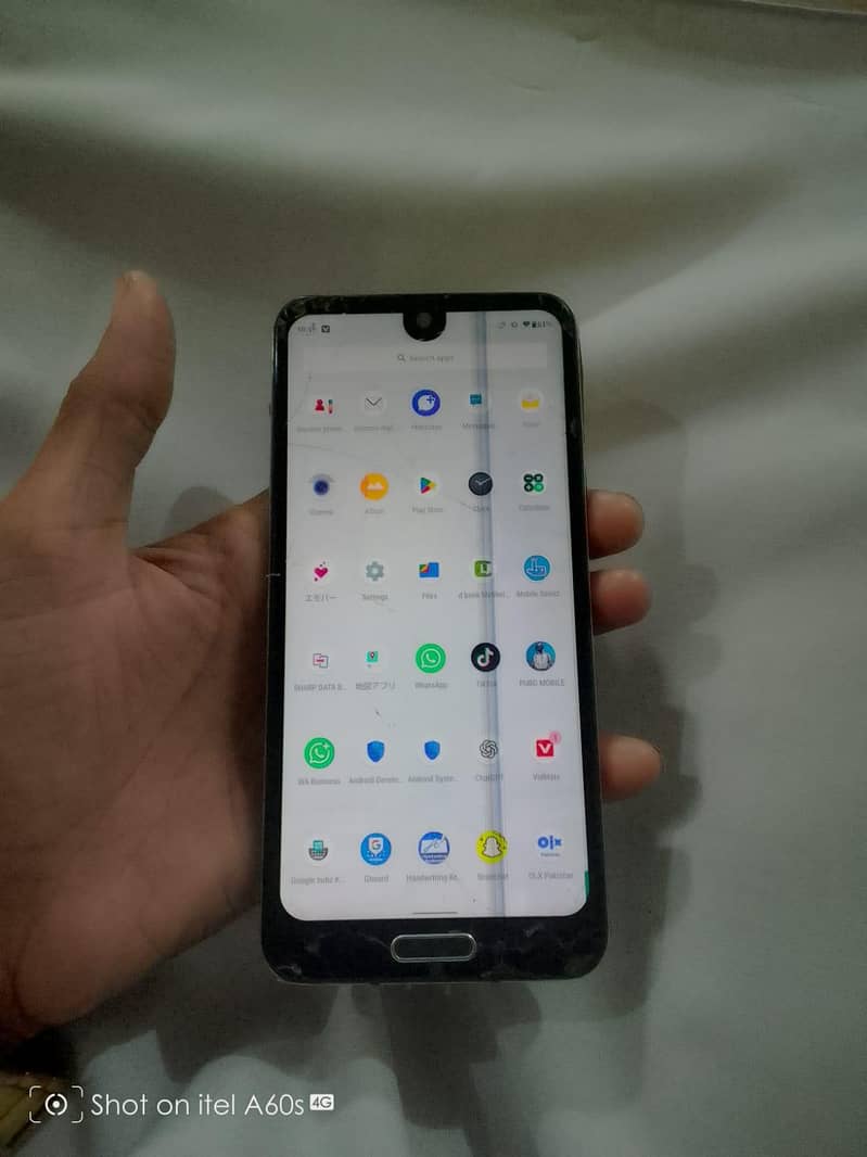 Sharp Aquos R2 1