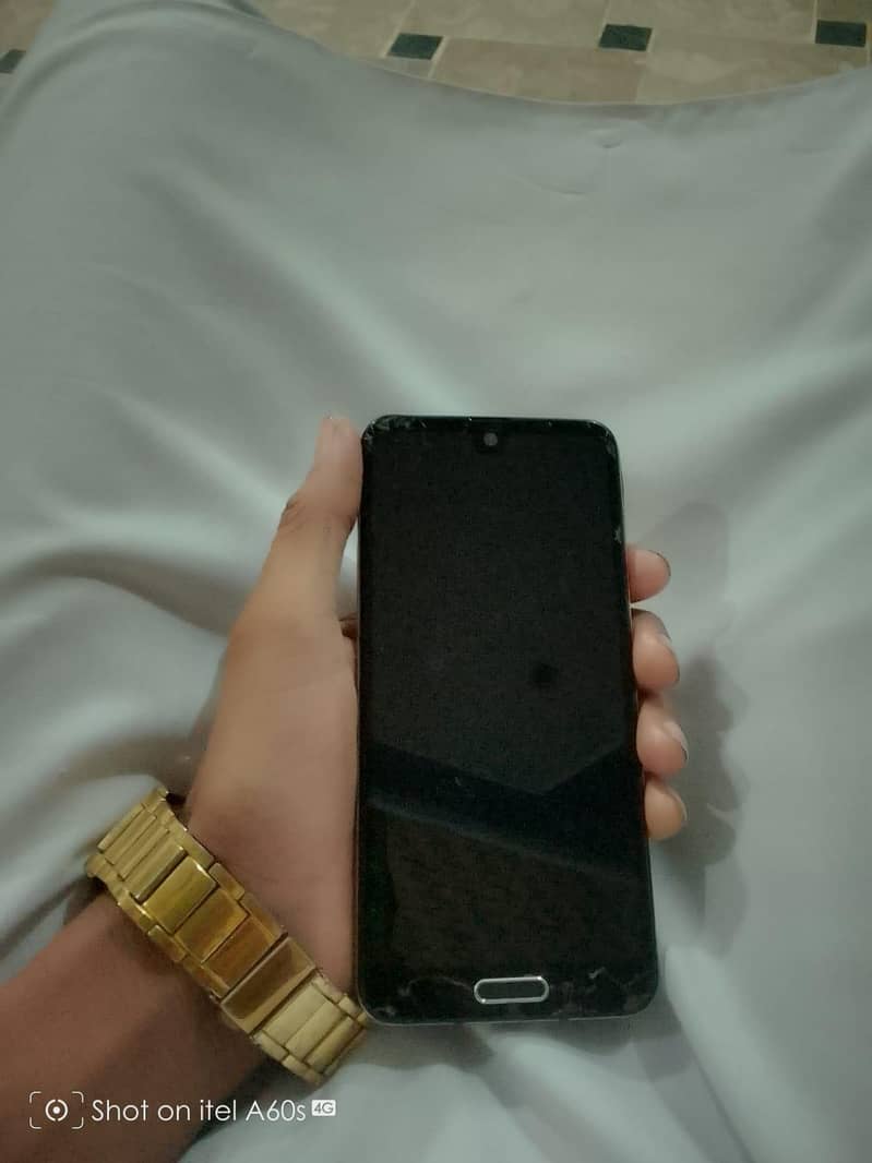 Sharp Aquos R2 4