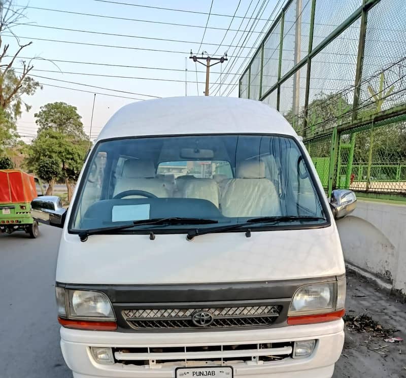 Hiace Van 0