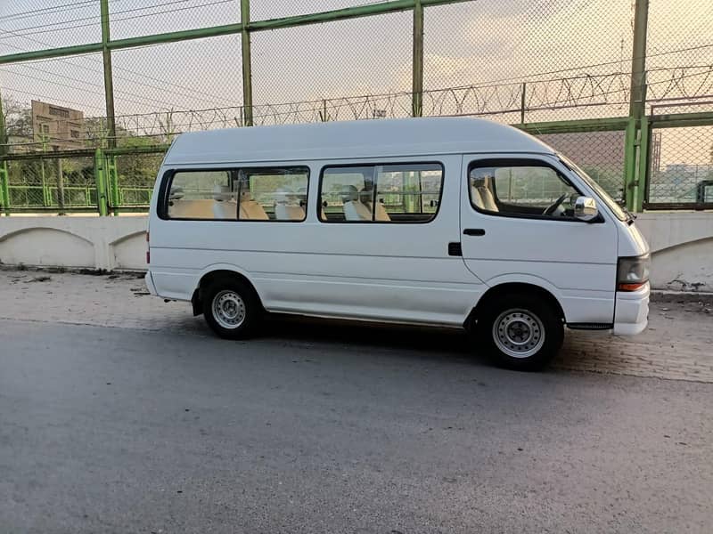 Hiace Van 1