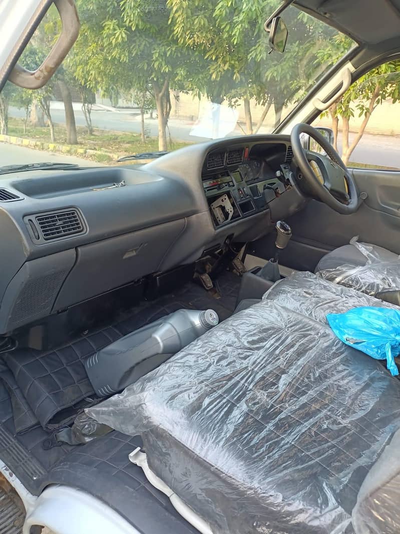 Hiace Van 5