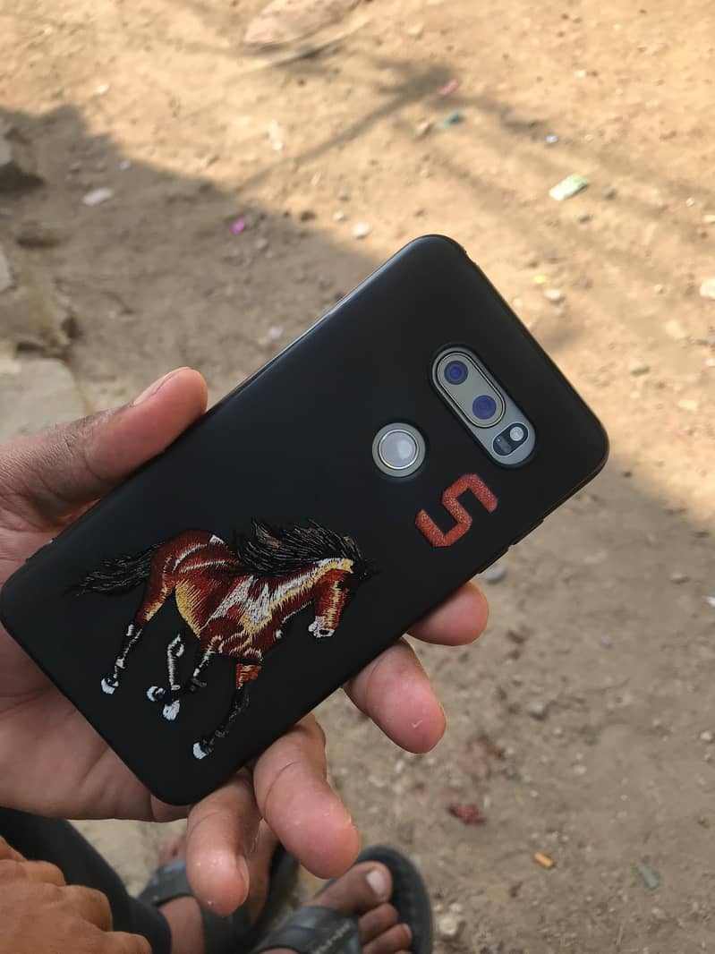 LG V30 1