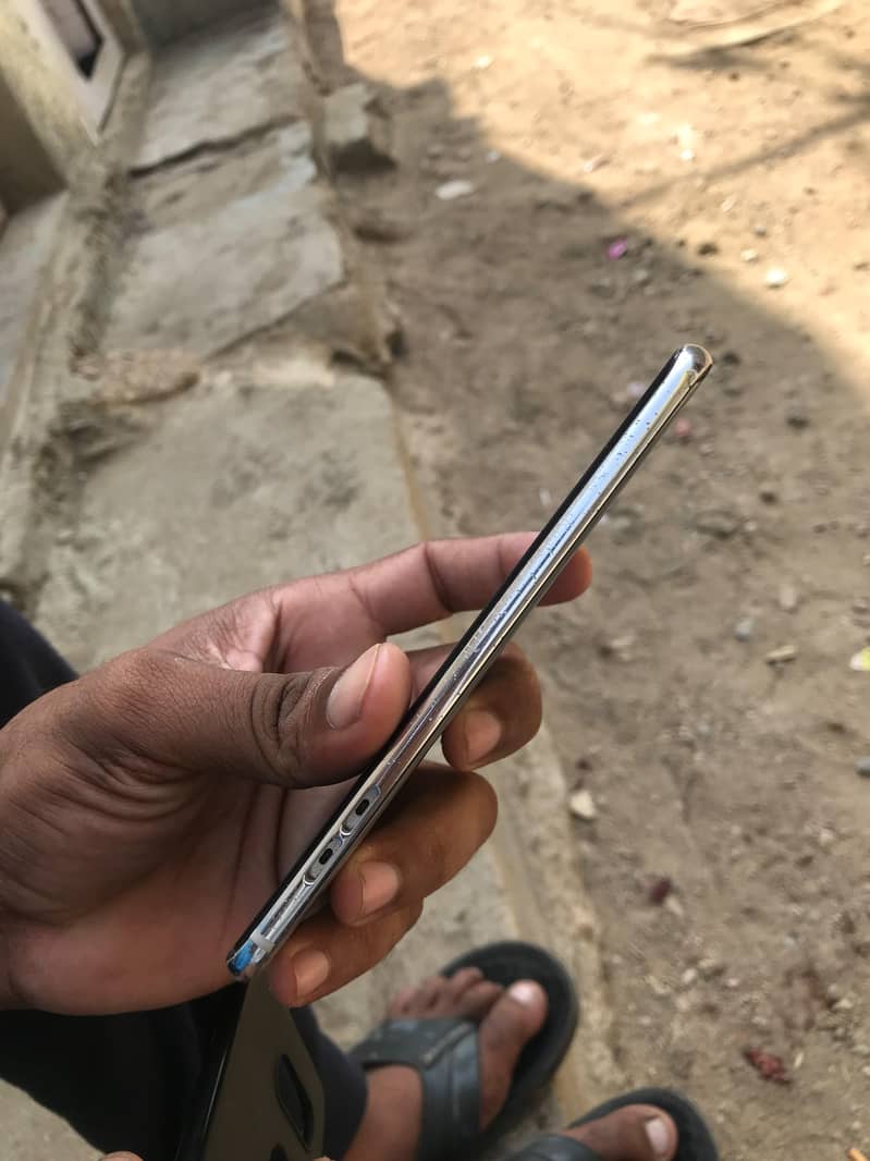 LG V30 5