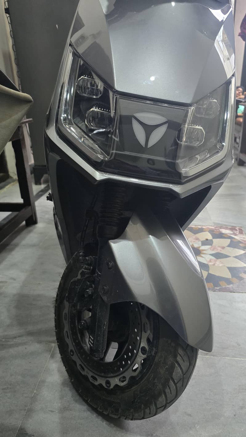 Yadea T5 Lithium 2