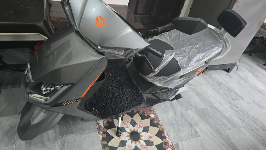 Yadea T5 Lithium 3