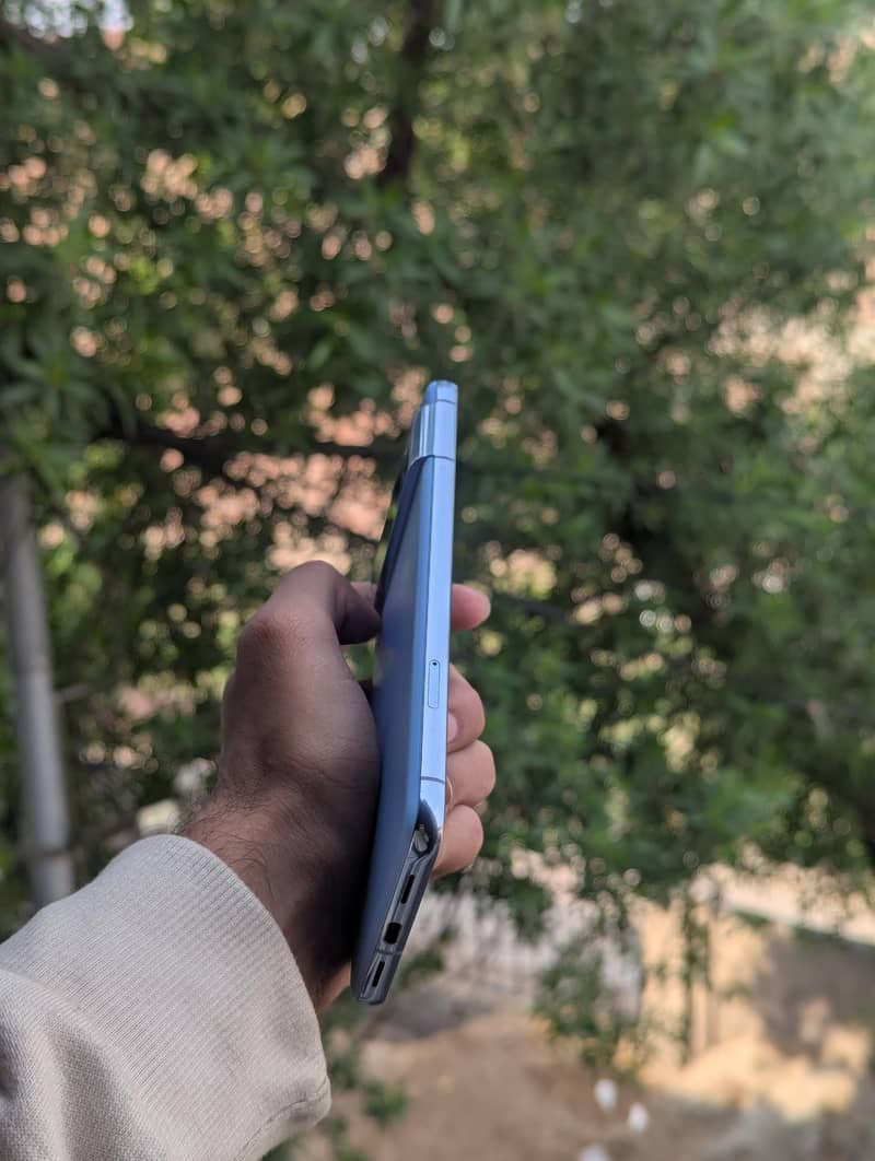 Pixel 8 Pro (12/128) 4