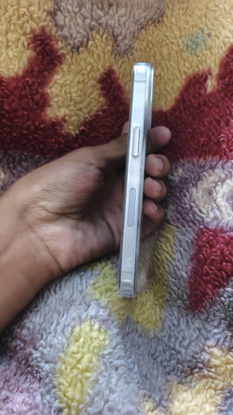 Apple iPhone 14 2