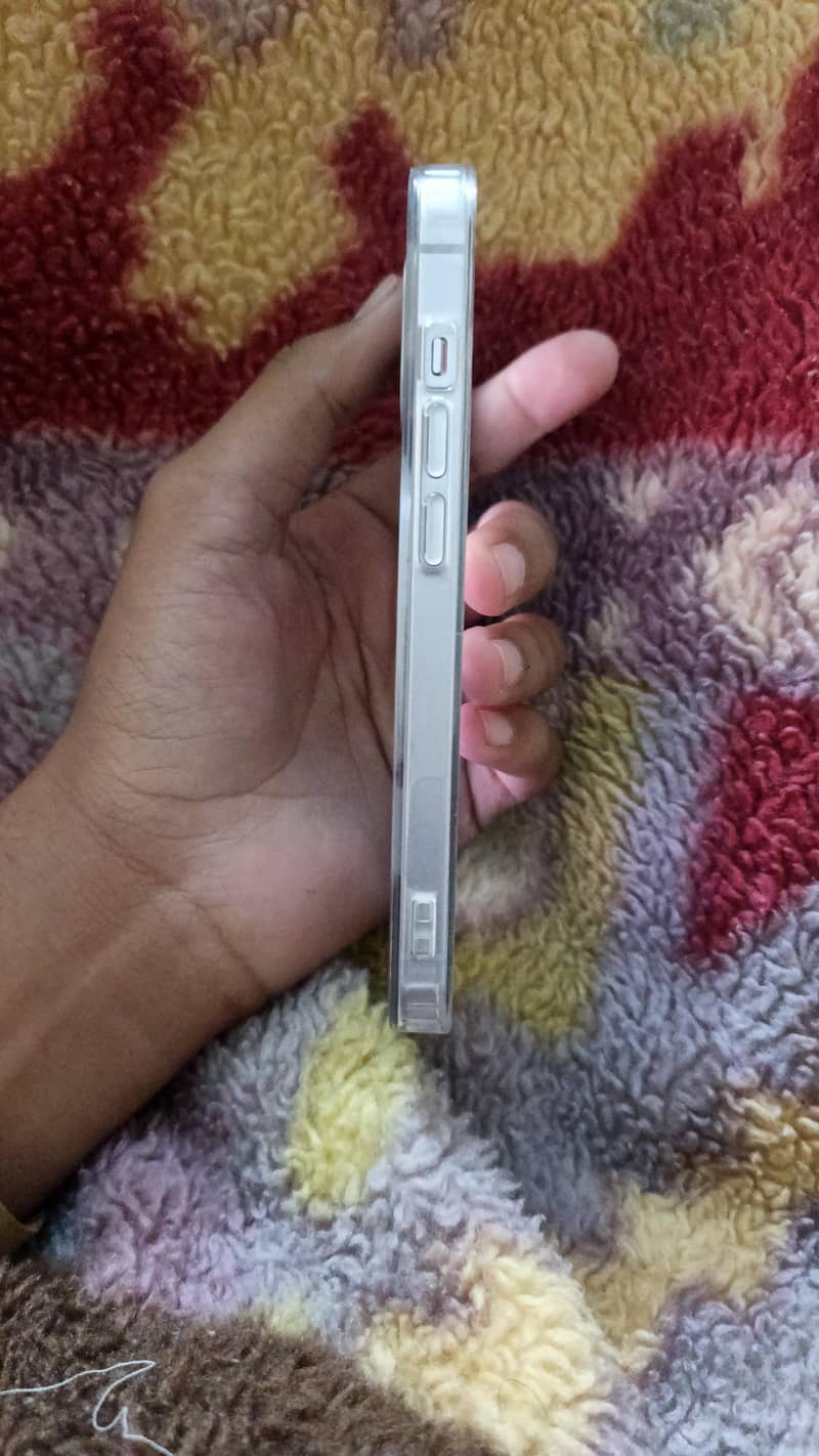 Apple iPhone 14 3