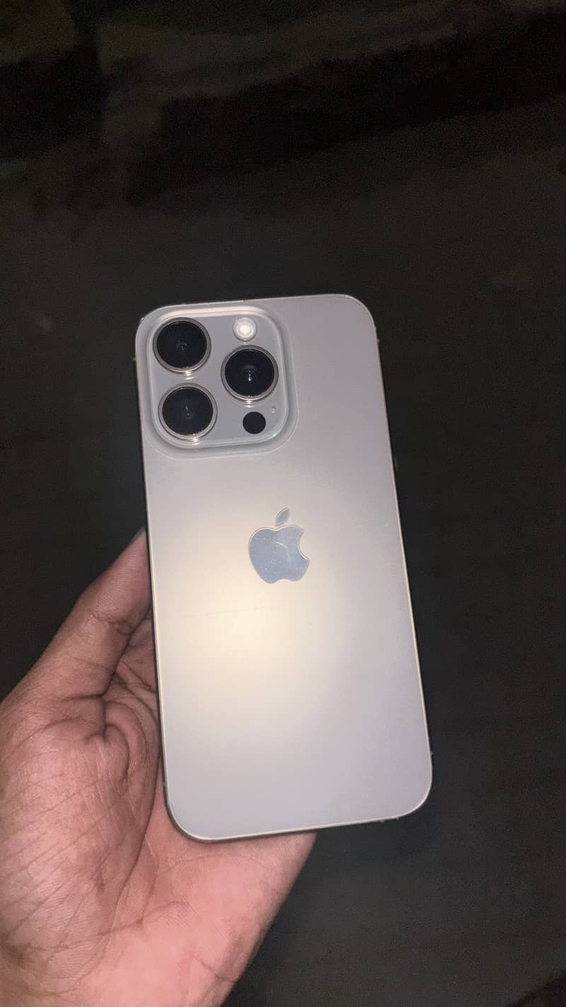 Apple iPhone 15 Pro 0