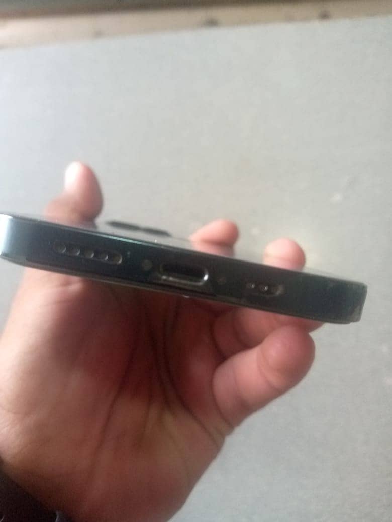 Apple iPhone 12 Pro 2
