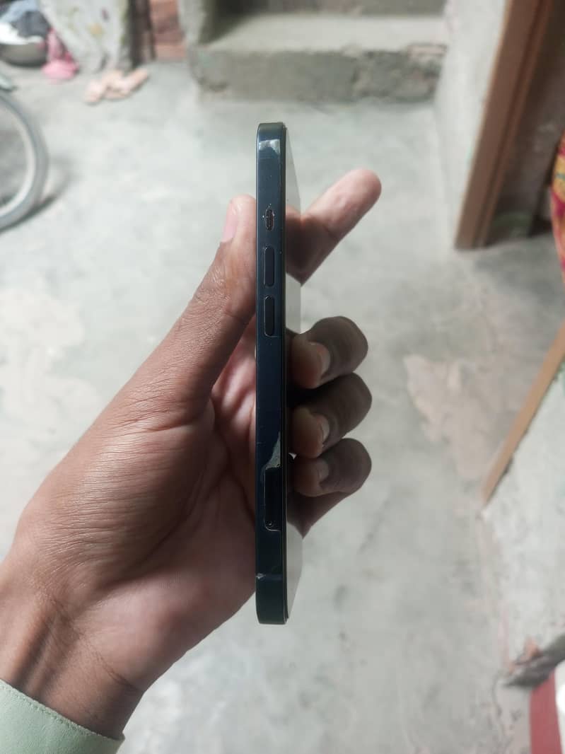 Apple iPhone 13 3