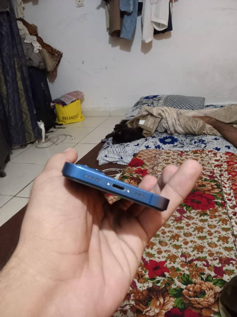 Apple iPhone 13 1