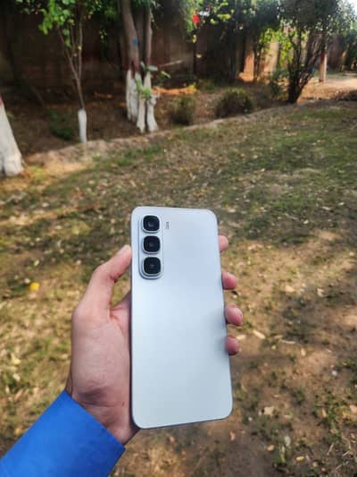 Infinix Hot 60i Silver color