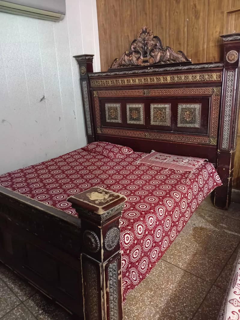 King size Bed 0