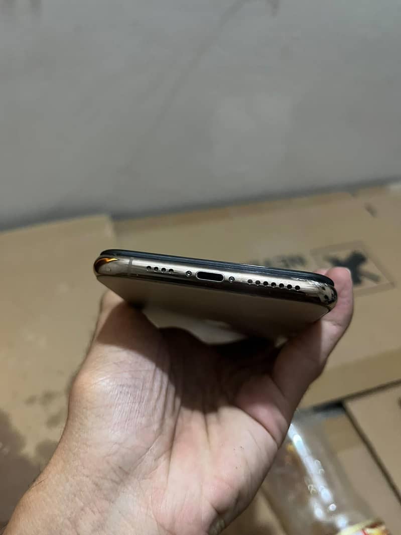 Apple iPhone 11 Pro Max 3