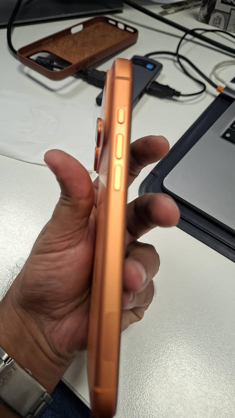 Apple iPhone 17 Pro Max 2