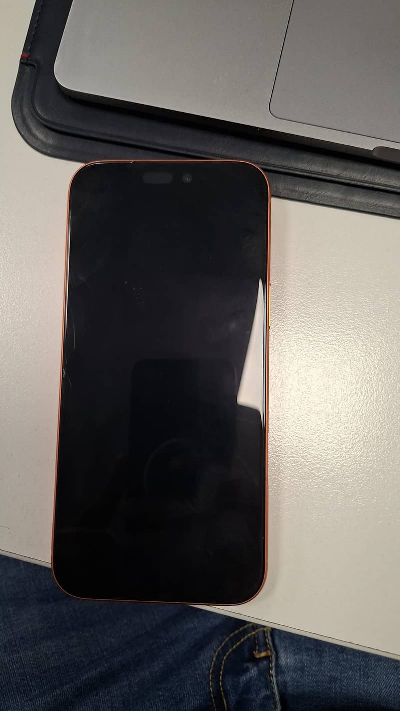 Apple iPhone 17 Pro Max 4