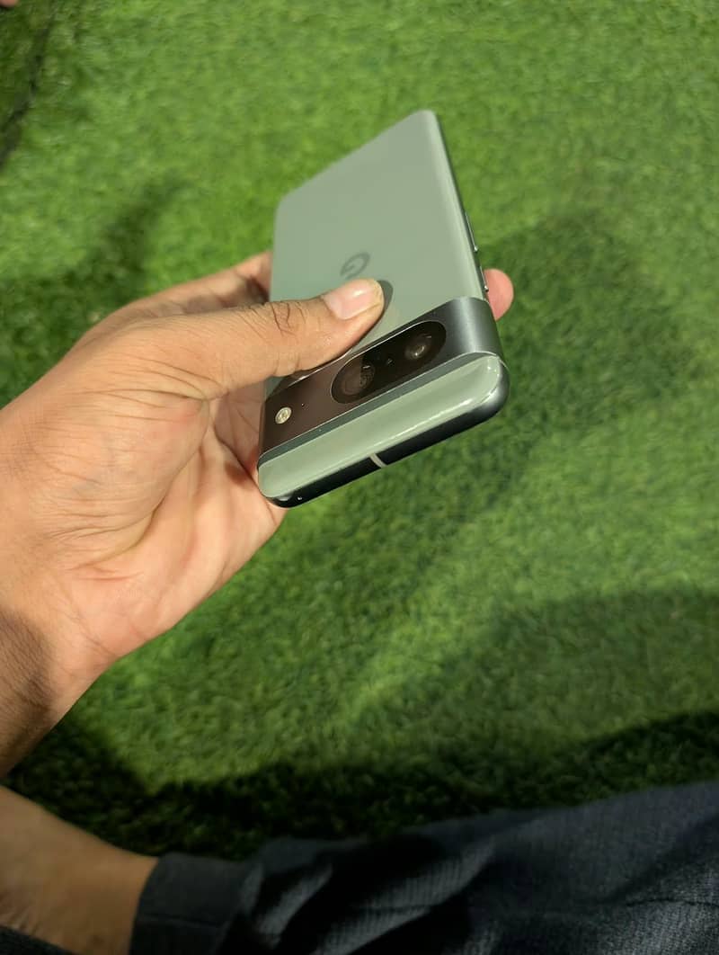 Google Pixel 8 2