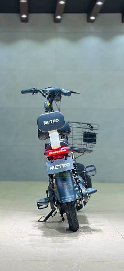Metro scooty Male & female scooty All brands available