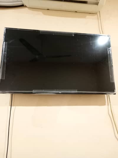 TCL Full HD 43 inch TV in Shiny New Condition