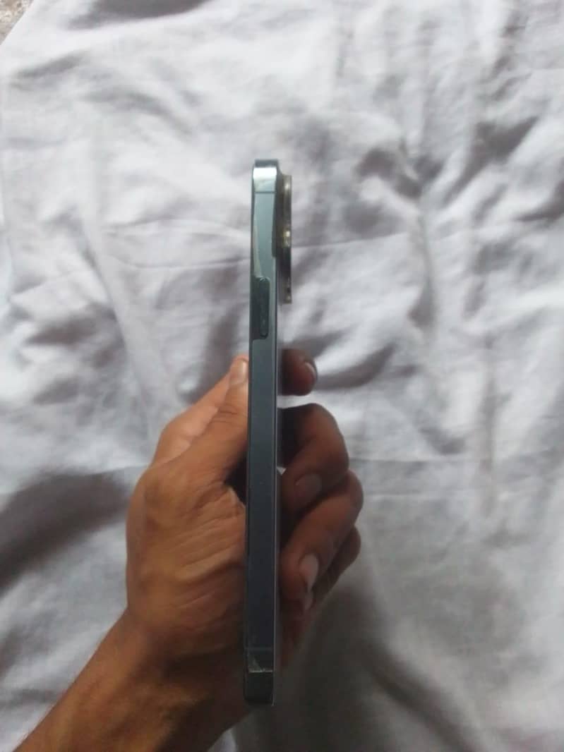 Apple iPhone 13 Pro Max 2