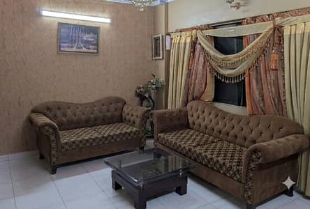Prime Location 1550 Square Feet Flat