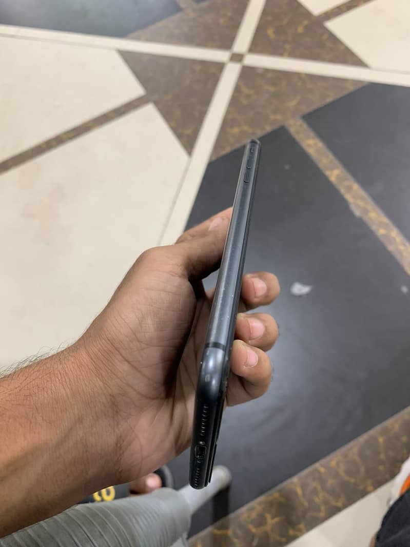 Apple iPhone 8 Plus 2