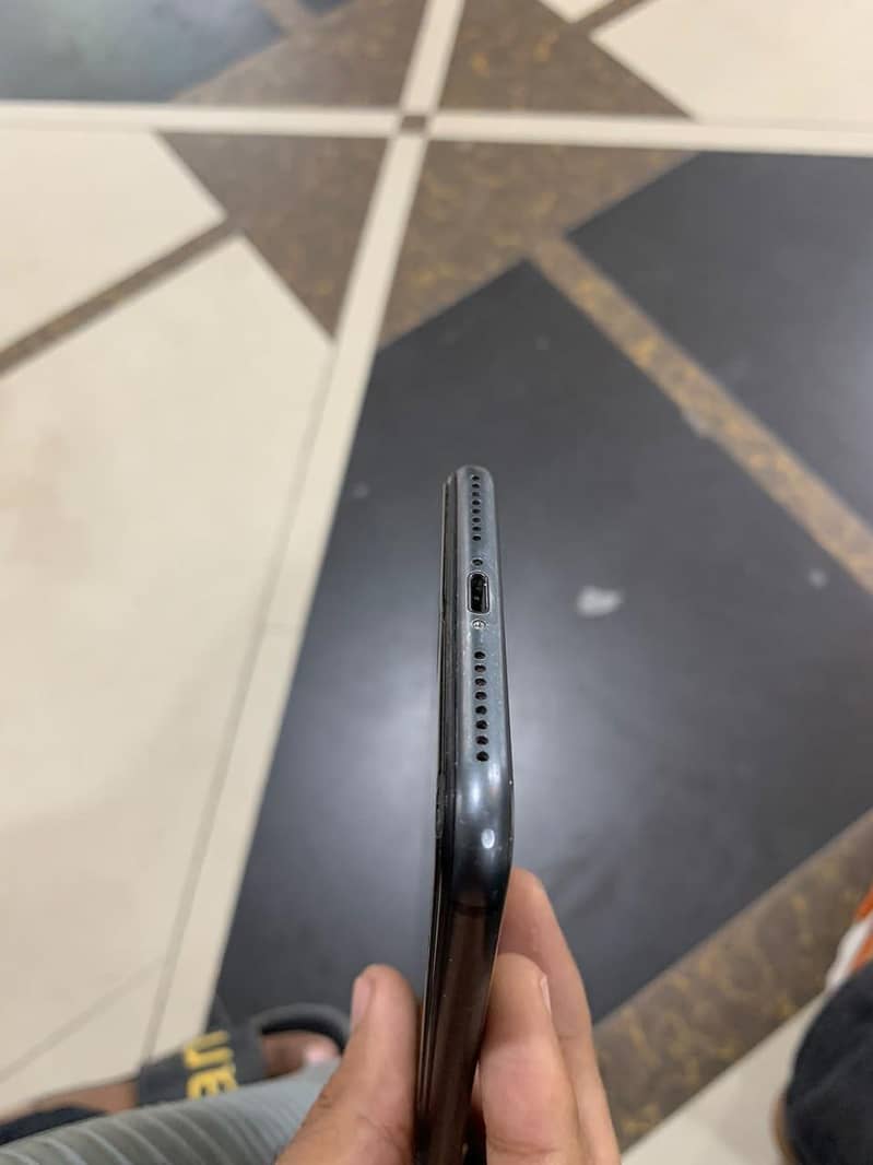 Apple iPhone 8 Plus 3