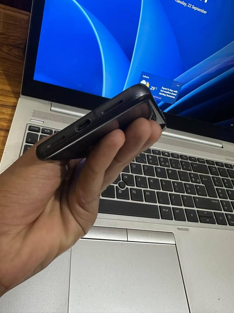 Google Pixel 8 3