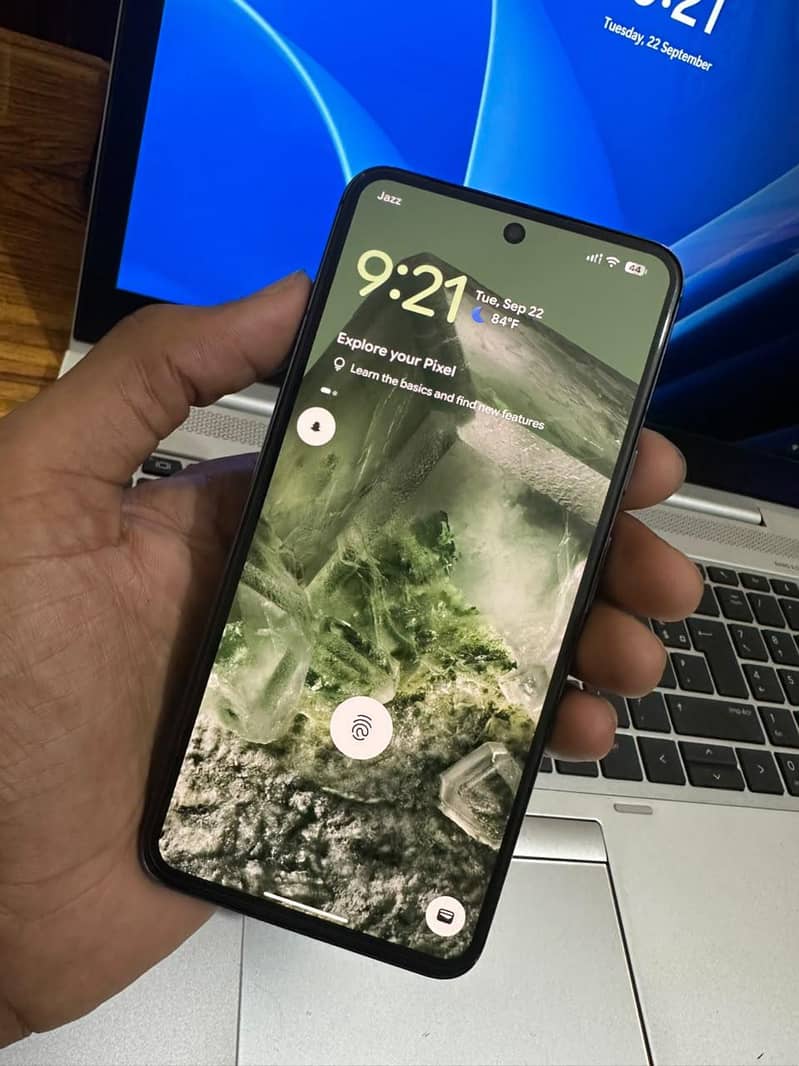 Google Pixel 8 4