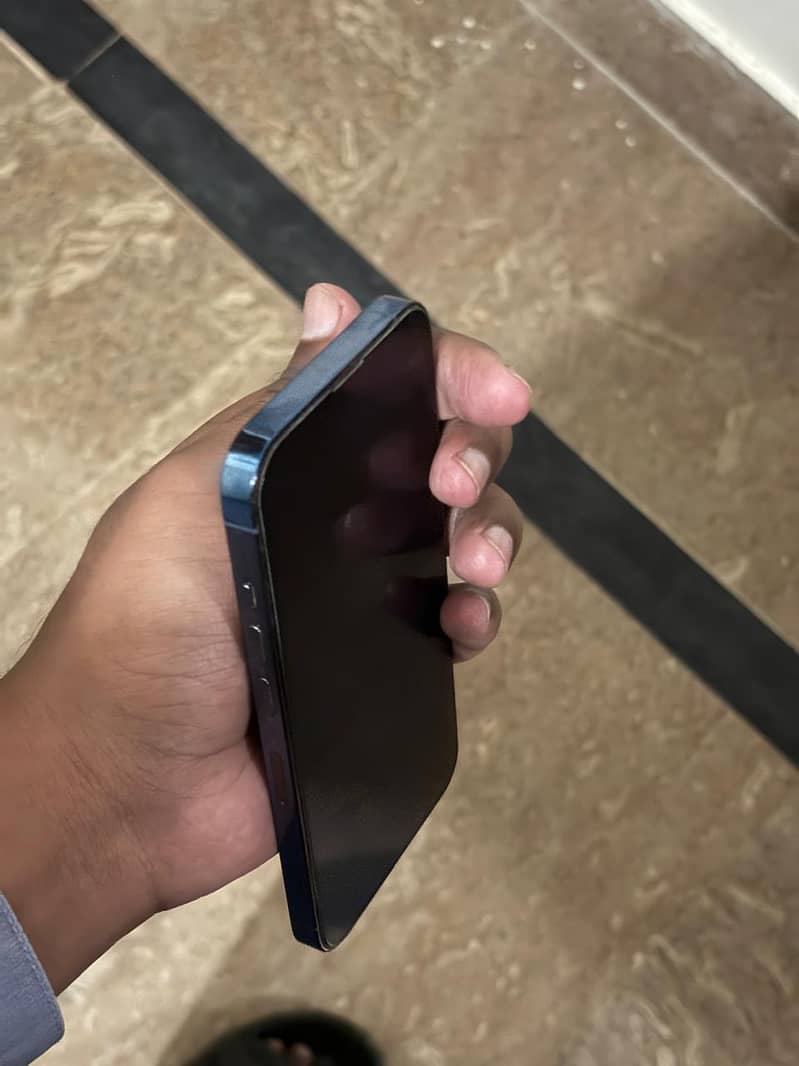 Apple iPhone 13 Pro 2