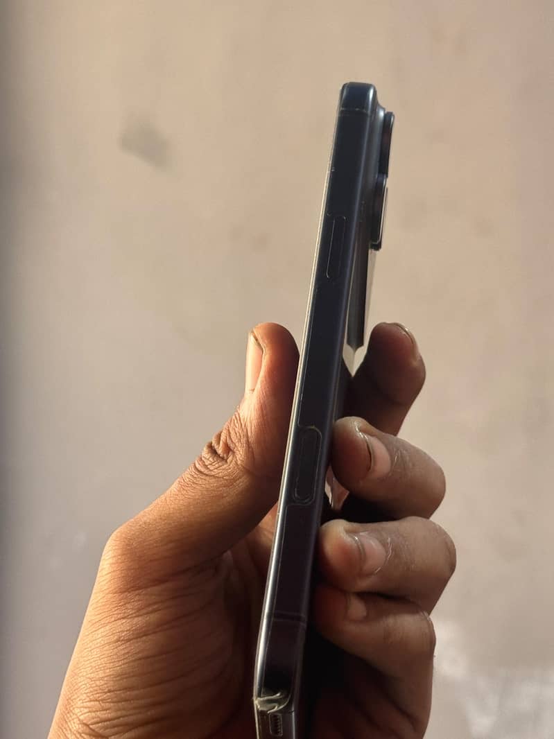 Apple iPhone 17 Pro Max 2