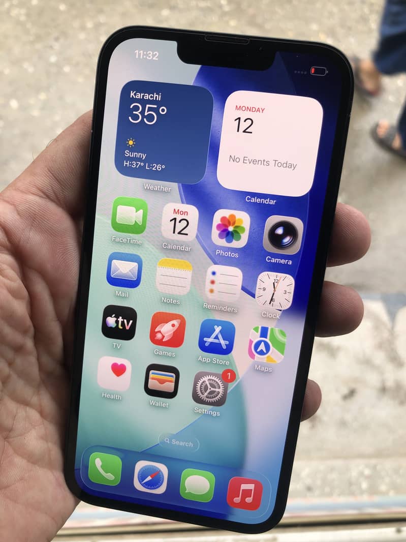 Apple iPhone 13 JV 0