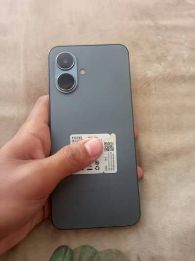 Tecno Spark Go 2 for sale 4/64. only penal glass change