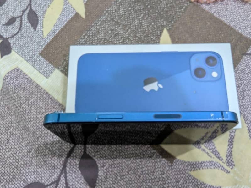 Apple iPhone 13 2