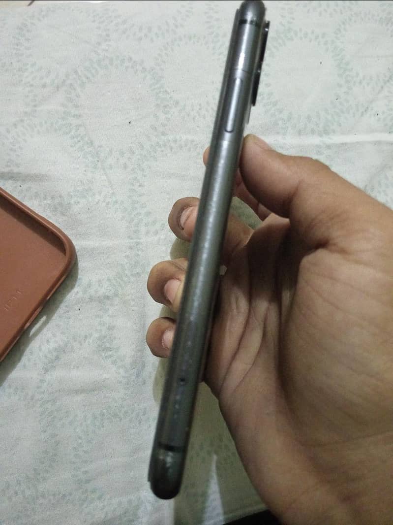 Apple iPhone 11 2