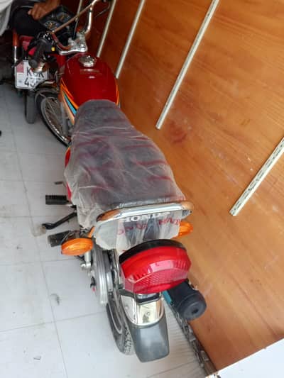 just serious Byer contact zero meter bike 600 Chali v h  03120292927