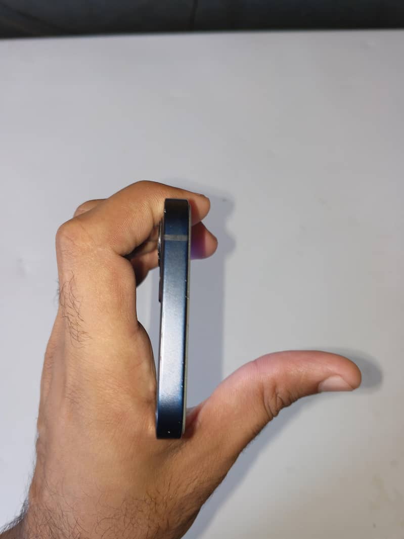 Apple iPhone 12 2